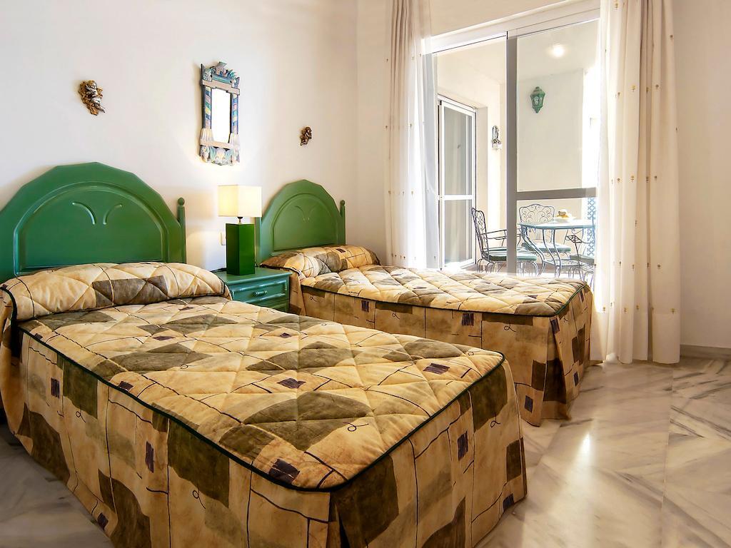 Lorcrimar Otel Marbella Oda fotoğraf